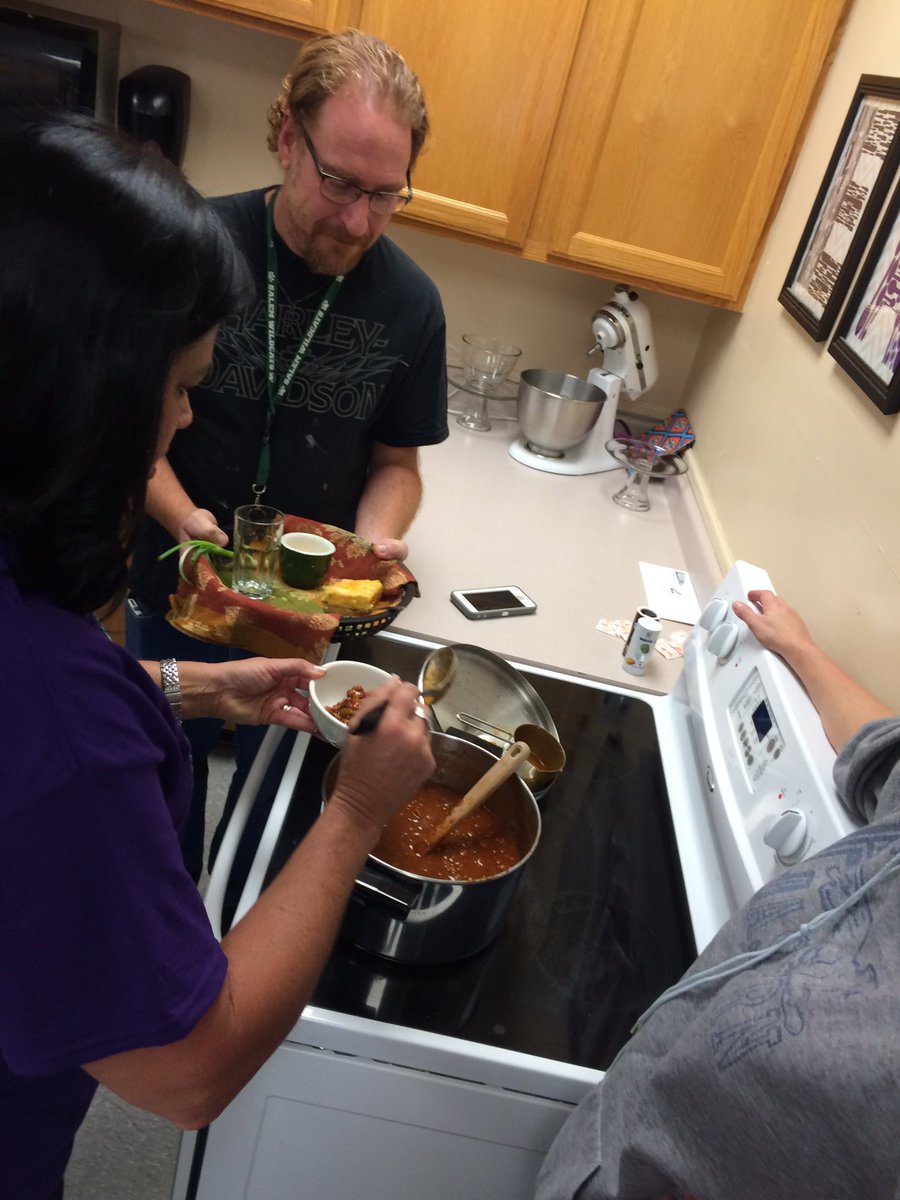senoralamczyk's tweet photo. All right judges, be ready to be wowed! Teacher chili cook-off 2016...we're bringin the heat! #kitchen4 #SalemWildcatPride https://t.co/wsXzyj8bKB