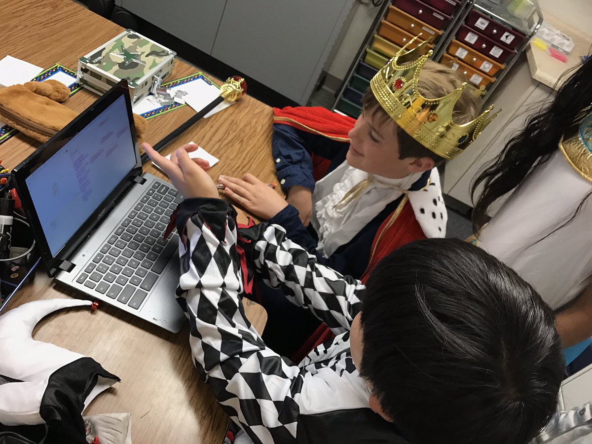 MrsKChia's tweet image. Coding in Costumes in 5th Grade today! #scratchcode #halloween #carltonusd #usdlearns @scratch @mrslamour24