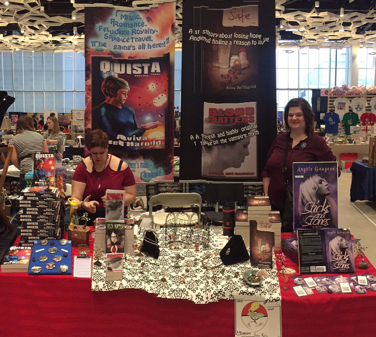 AvivaTheAuthor's tweet photo. #C4 #Winnipeg #boothA509 with 2 amazing girls and a #pokemongo bonus! https://t.co/H21lQED4es