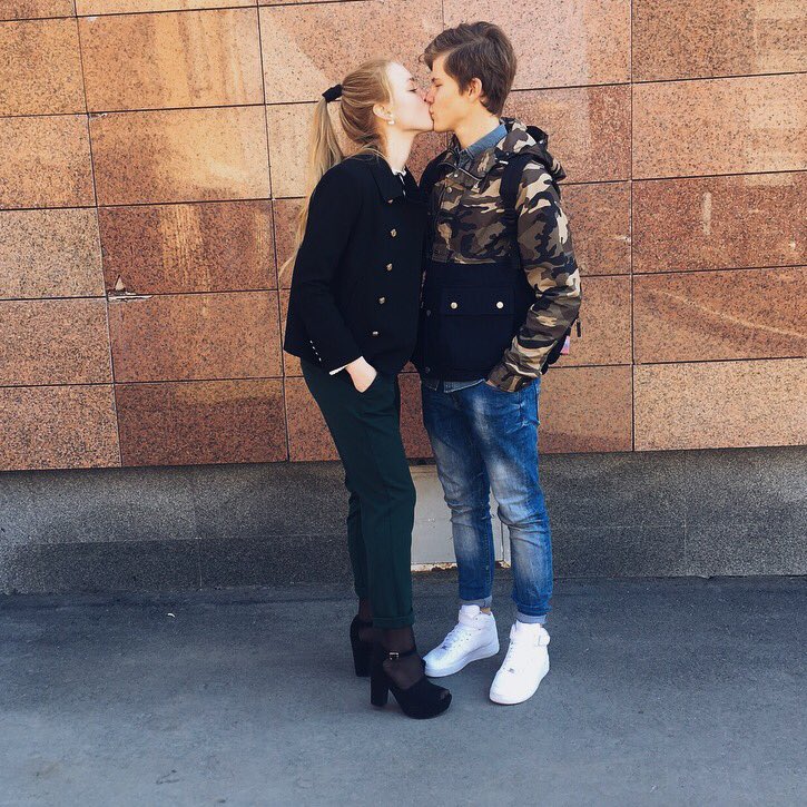 STanya98's tweet photo. Ты меня большая половина ❤️ https://t.co/TSYUPdrepS