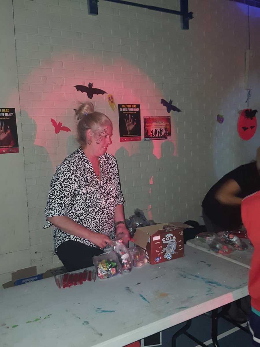 USDTYouthTeam's tweet photo. @FeileBelfast amazing fireworks display now for #monstersball #upperspringfield #community #family @uswip_info @rois_ni @FailteFeirste https://t.co/ez88DScXcq