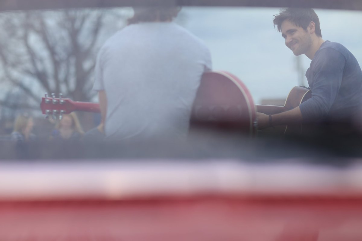 HeyInBedWith's tweet image. It's Friday, "Take Us Away", @GriffinPete! Live "In Bed With" performance from this amazing artist. youtu.be/FVGcCe3pJYY