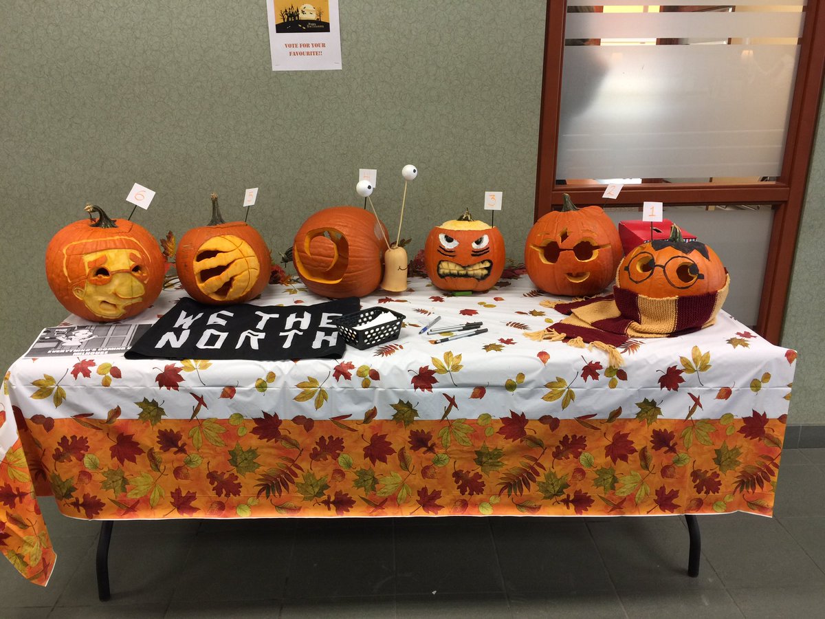 KaylaMehak's tweet photo. #102rocks #halloween @indielu @StephanieLuton https://t.co/CIz7kq7f6P