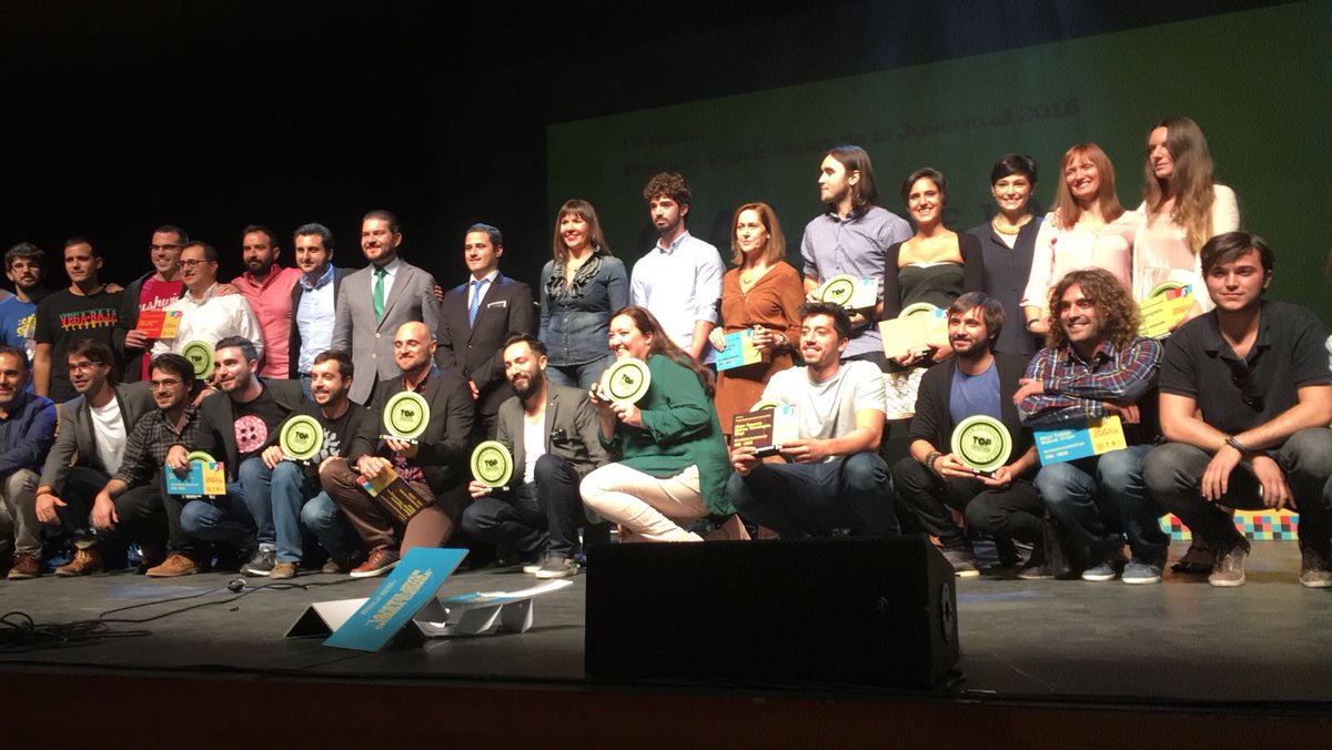 dipuALCjuventud's tweet photo. Todos nuestros jóvenes referentes de #topcreation2016 @dipualicante #AcabaConLosTópicos #EmpiezaConLosTop https://t.co/XPTvMfkSaR