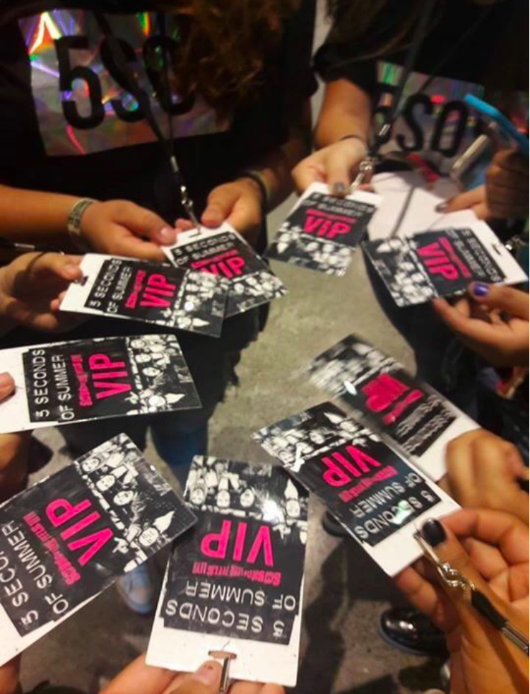 Bkstg's tweet photo. What's your favorite memory from SLFL? Join our #SLFLMemories group and chat 💬 https://t.co/7foZQx4C7J https://t.co/rBjF7uBTVr
