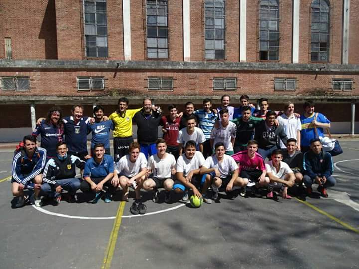 Racing25Seba's tweet photo. Que regalo de Dios es poder formar parte del @ColegioEpiscop1  Gracias por otro momento compartido. Gracias @Episco1216  son in16ualables https://t.co/23IOgXK7jd