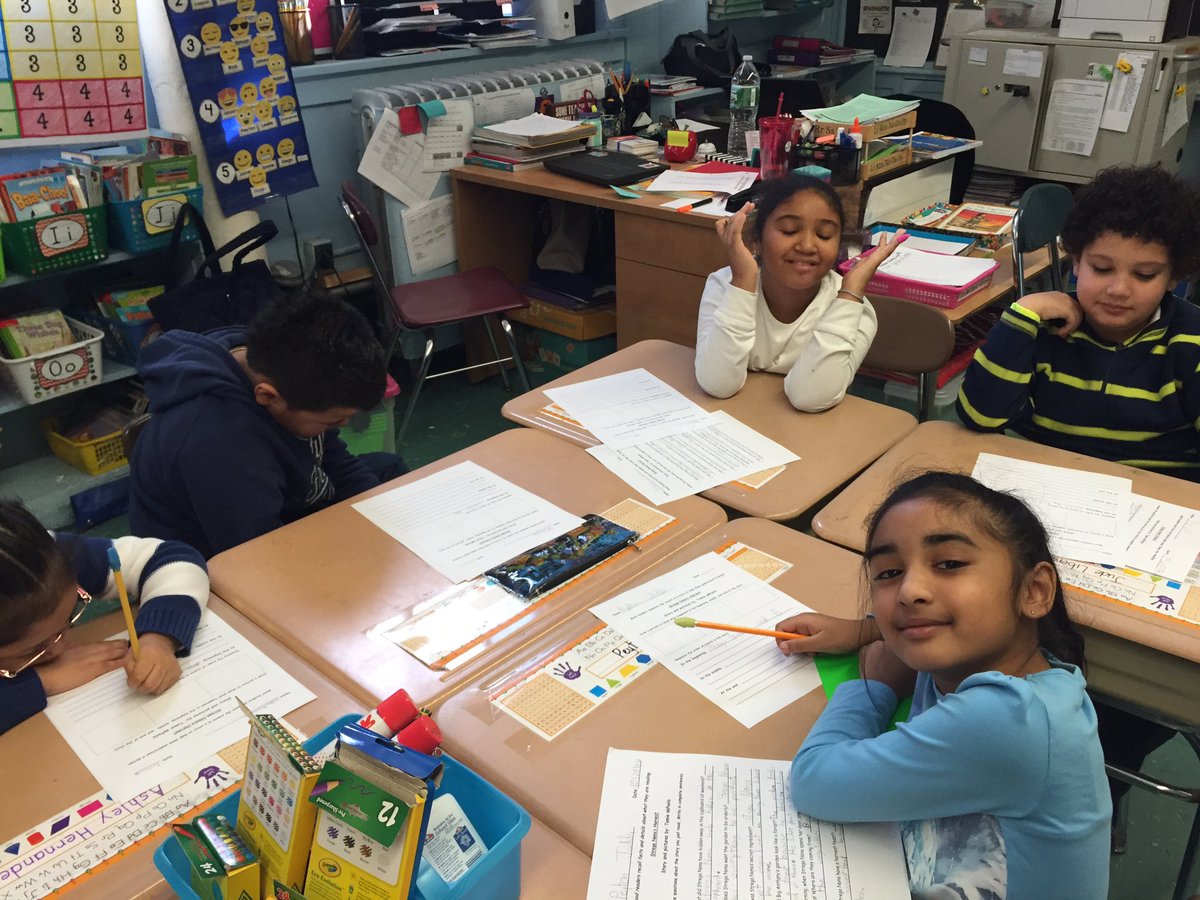 2ndGradeJKO's tweet image. #class202 works in #cooperativegroups to sequence the events in Strega Nona's Harvest. #smallgroups #grubsteinandfreda