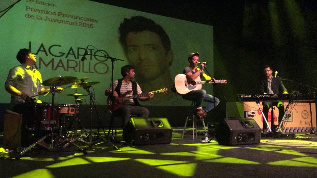 dipuALCjuventud's tweet photo. Cerramos la gala #topcreation2016 con la actuación de Lagarto Amarillo. ¡Enhorabuena a los premiados! @lagartoamarillo https://t.co/7ndJoEsQ52