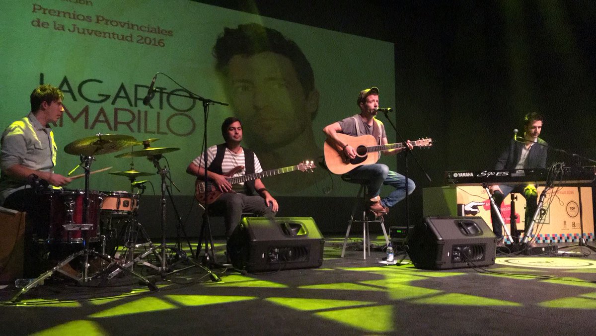 dipuALCjuventud's tweet photo. Cerramos la gala #topcreation2016 con la actuación de Lagarto Amarillo. ¡Enhorabuena a los premiados! @lagartoamarillo https://t.co/7ndJoEsQ52