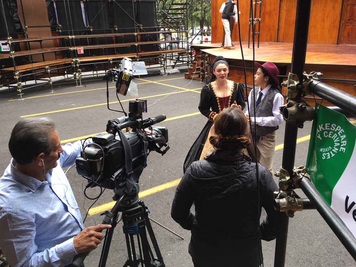 ProsperoMx's tweet photo. LISTOS para la función en #lacorraladelmitote #shakespearelives #nochedereyes #twelfthnight @AngloArts https://t.co/Rgs8zNo2xw