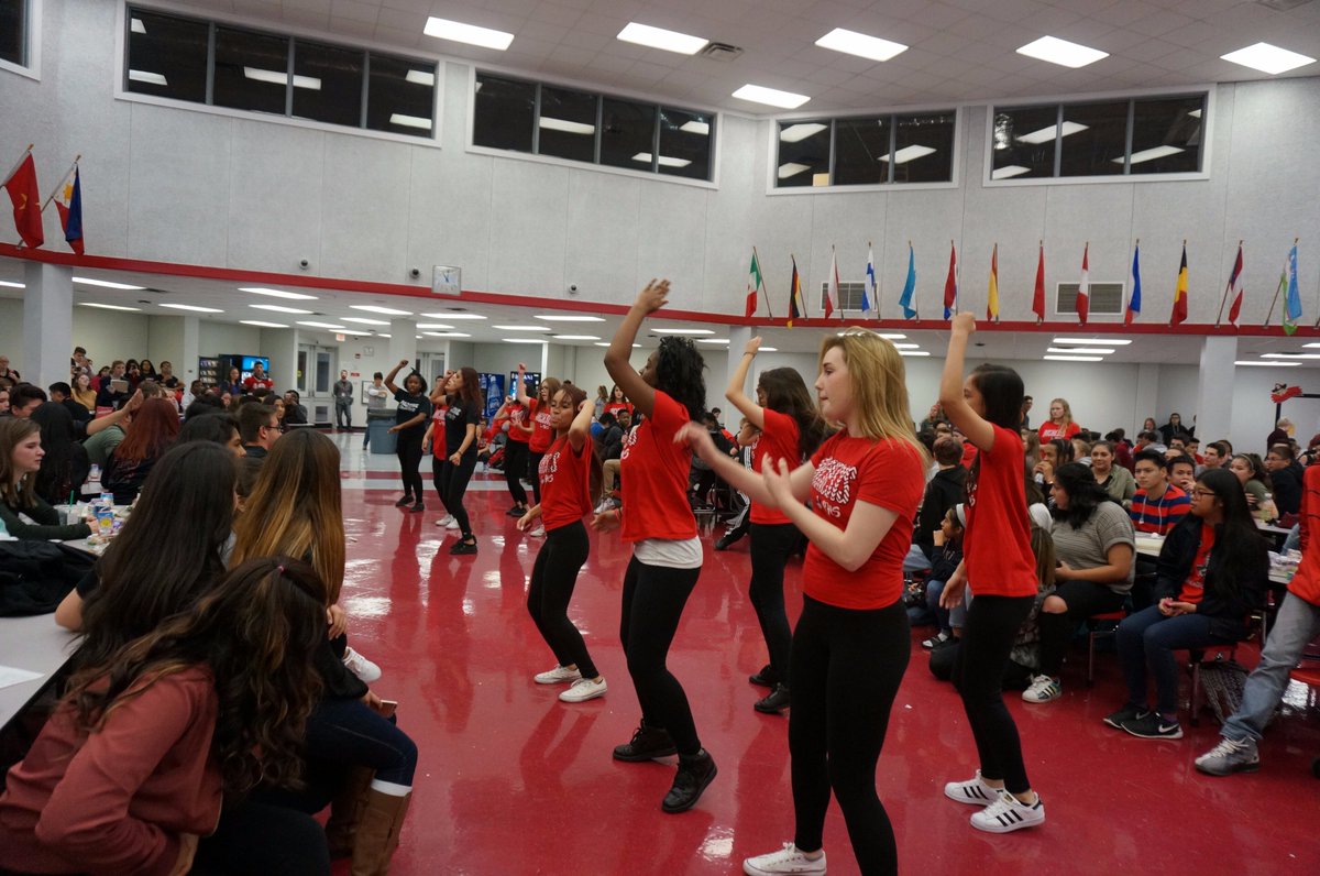 PalatinePROMISE's tweet photo. Lunchapalooz 2016 - Talent Day - dancers, DJ and all the line dance fun at the end of the hour! https://t.co/1EPLTWuHSo