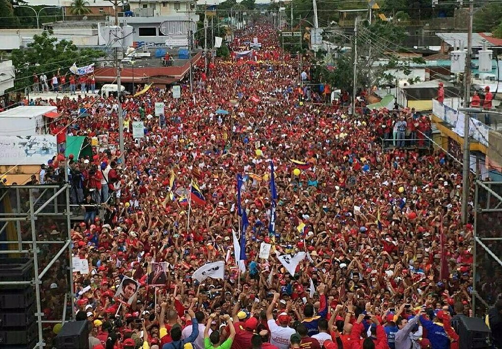 wcastroPSUV's tweet photo. Nuestro pueblo heroico de #Portuguesa respalda a @NicolasMaduro conciencia política y lealtad! https://t.co/zfY4qNkPHt