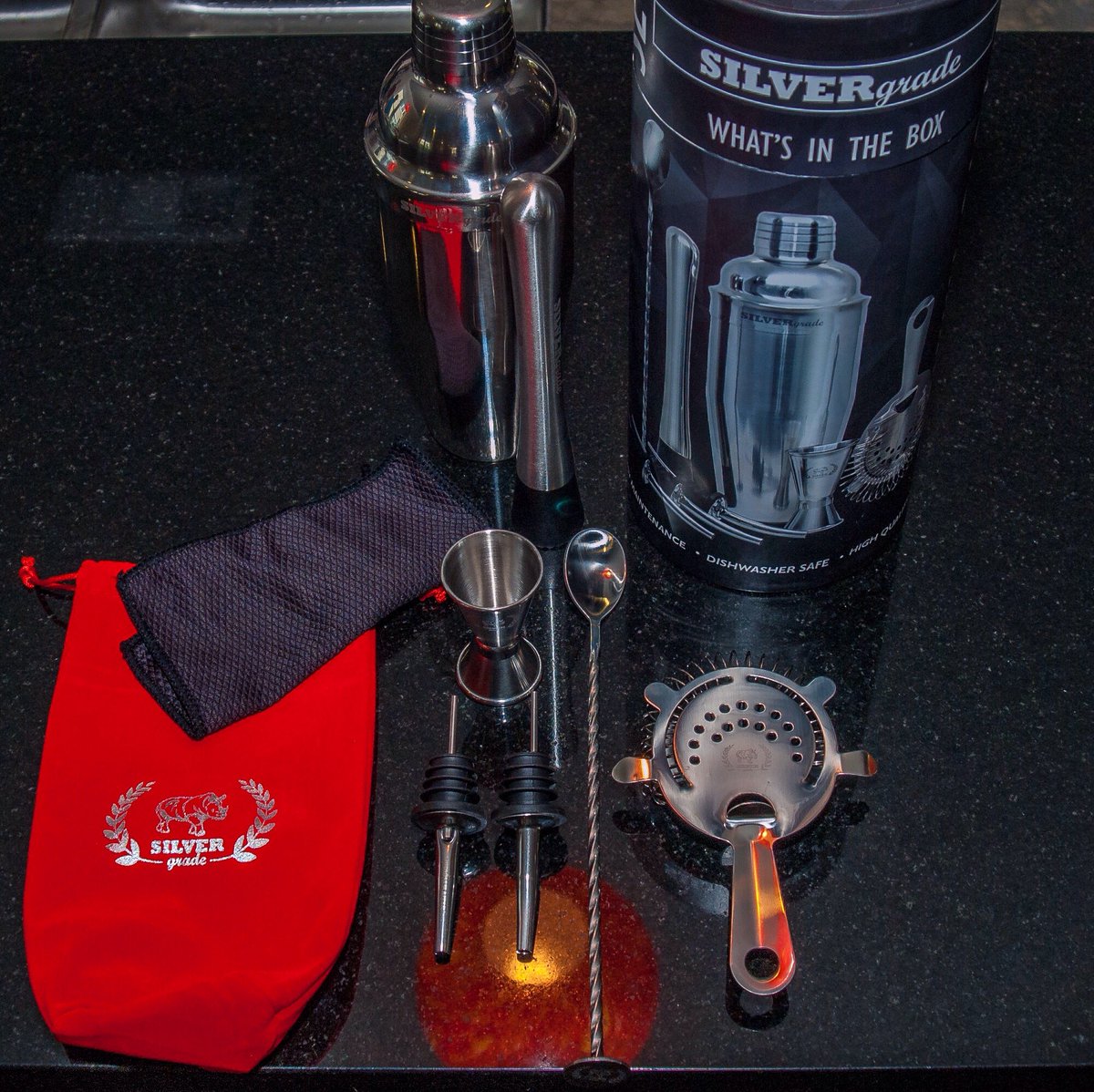 cocktailbandits's tweet photo. Proper cocktail making essentials 👍🏾👏🏾 #SILVERgrade mixing tins https://t.co/BeS8q7lQIN
