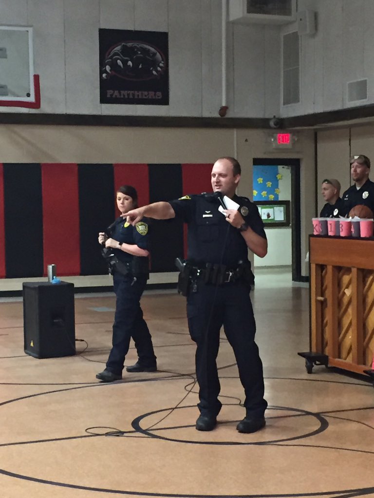 DCE_Panthers's tweet photo. Red Ribbon Week Drug Free presentation by the @dcpdCSO Thank you DCPD! https://t.co/Y133E9iuSO