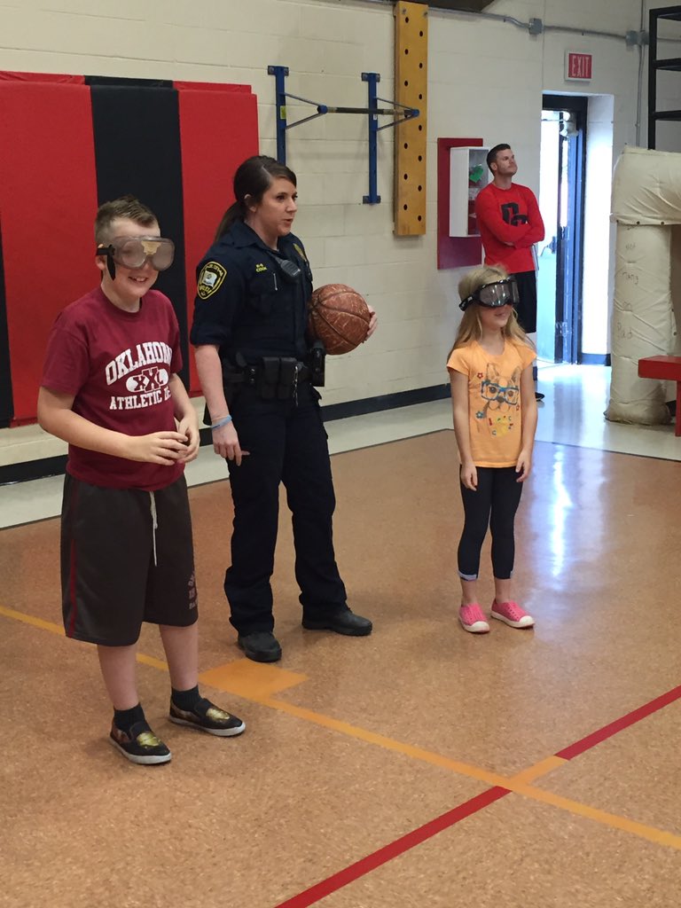 DCE_Panthers's tweet photo. Red Ribbon Week Drug Free presentation by the @dcpdCSO Thank you DCPD! https://t.co/Y133E9iuSO