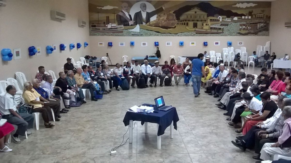 carlosmuoz51's tweet photo. Día 2 del 1er Encuentro de #CCPAM.
Los espacios de interacción y participación son indispensables para nuestros #MayoresYFelices.
#Durán https://t.co/LLYKpx2mee