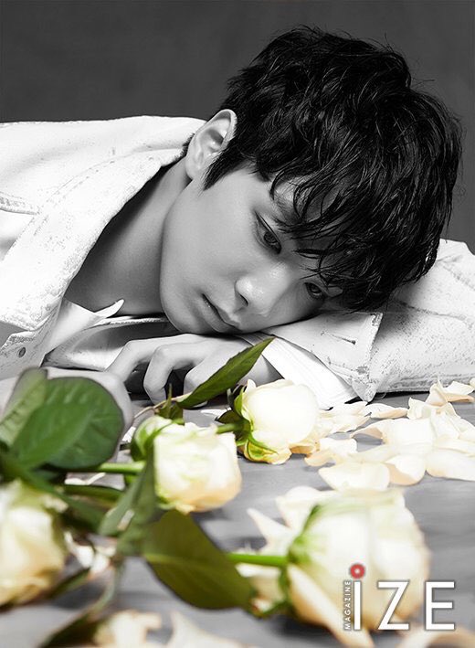 rtbias's tweet photo. 📼 rt if jr is your bias 📼 https://t.co/f3ePhHHdMM
