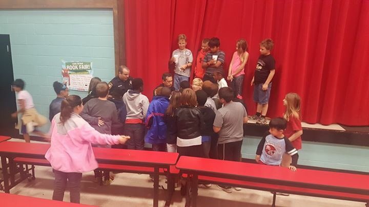 DCE_Panthers's tweet photo. Thank you @dcpdCSO  for supporting our students and teachers for our Red Ribbon Week door contest! #mdpurpose https://t.co/4YRsqfYMFw
