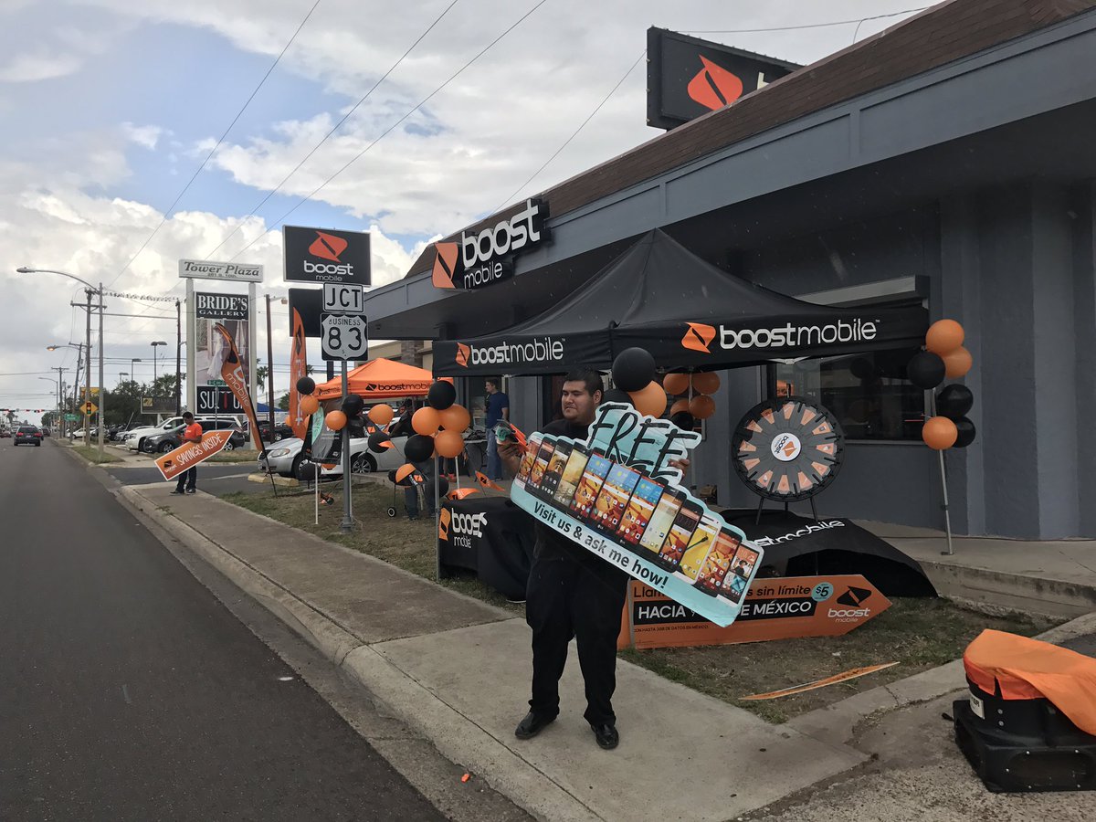 ChrisVasquez110's tweet photo. Extravagant taking over 10th street!!! @JustinCapers @KristyPfahler @monicasantoyo10 https://t.co/cOxP7pPUYI