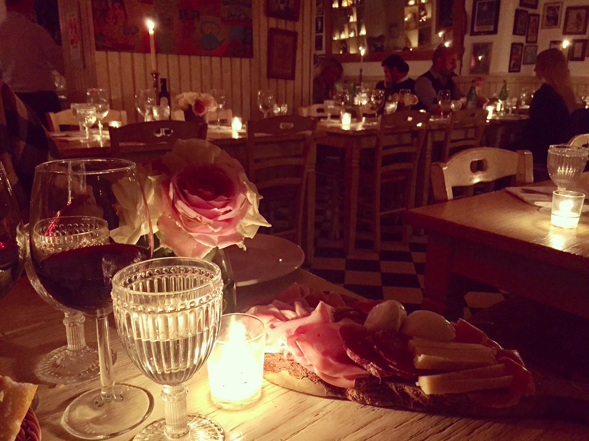 barzi3's tweet photo. Ristorante Petit @ Milano 😍 #petitbistro #ristotantepetit #milano #dinner https://t.co/75c0Xr9HtN