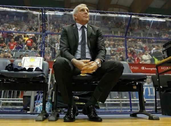 Antu1907Fb's tweet photo. Elini Çekte Gölgesinde Basketbolu Öğrensin Cinconlular 😃😆😃😃 @GSBasketbol @GalatasaraySK https://t.co/59ISMKCAQv