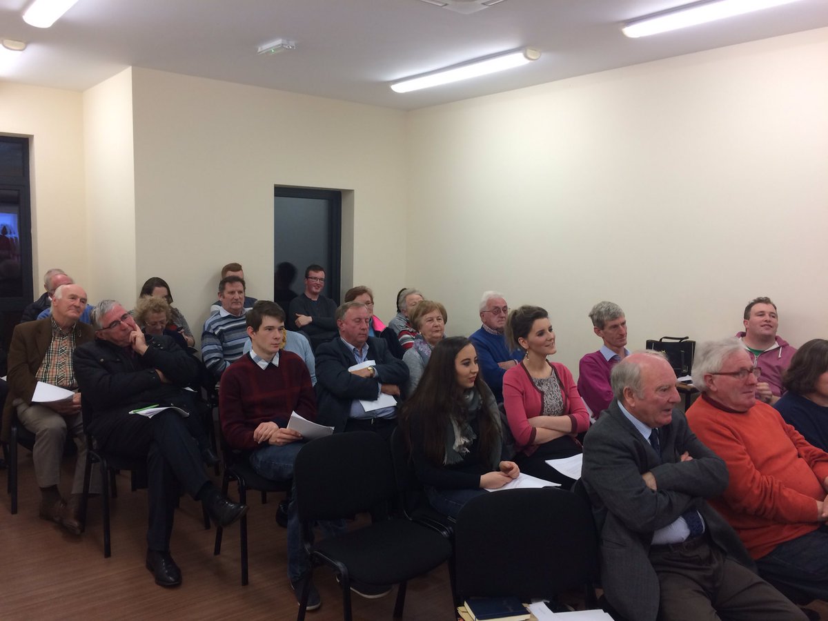 DeclanBurgess's tweet photo. @FineGael Cashel-Tipp district meeting in Cashel town tonight. Positive plans for the future! #Tipperary #fg16 https://t.co/4SkMje59V2