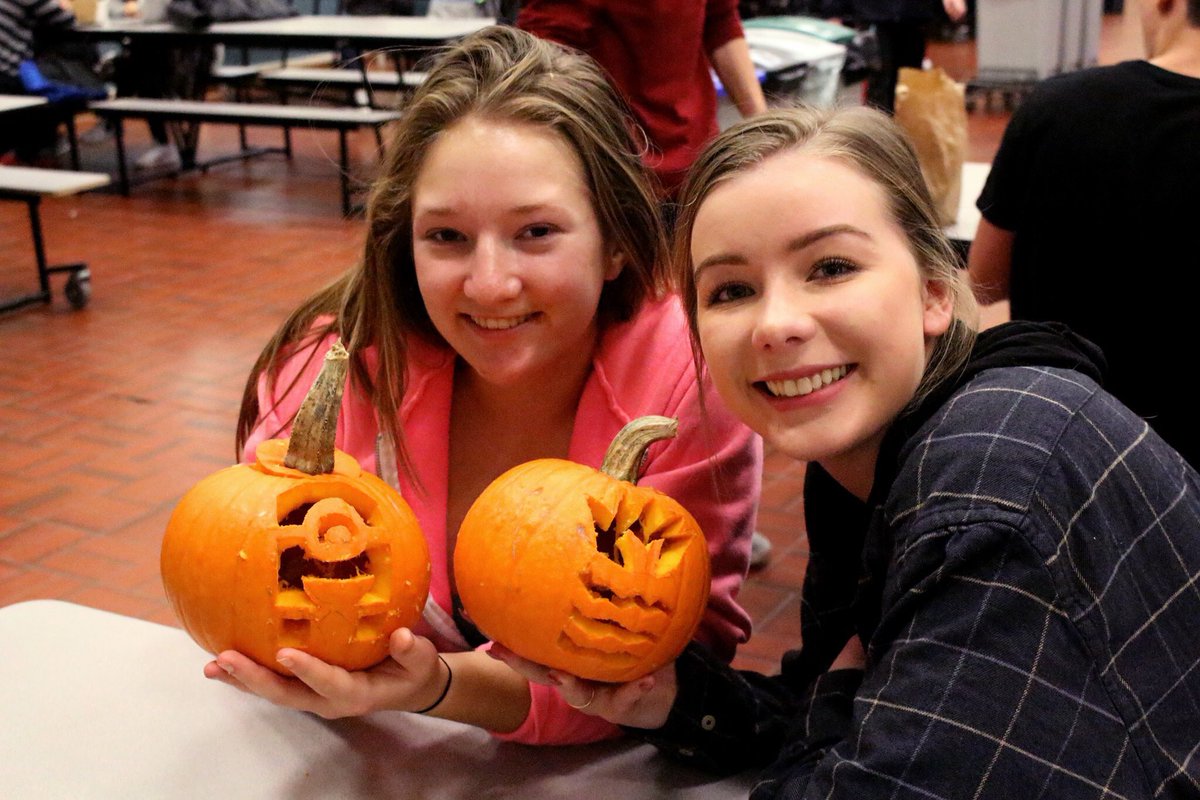 SeaquamEvents's tweet photo. Pumpkin carving pics are up on facebook !! https://t.co/GiaZaHyQoE