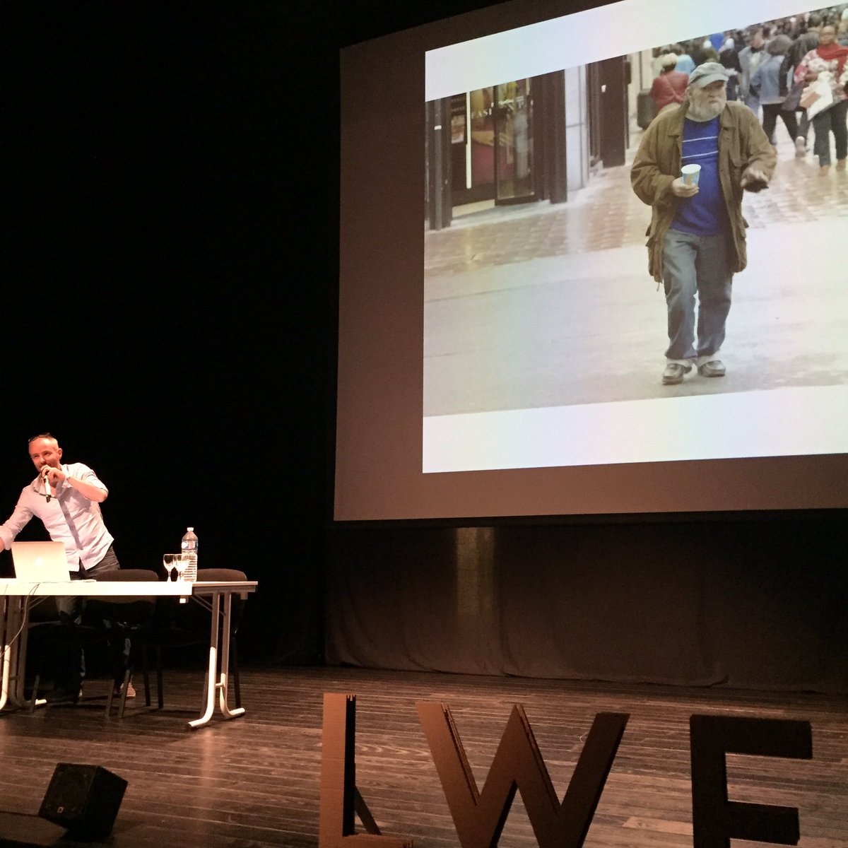 LiegeWebFest's tweet image. Les Nouveaux Pauvres s&apos;apprêtent à séduire le public du @LiegeWebFest.
#LWF16