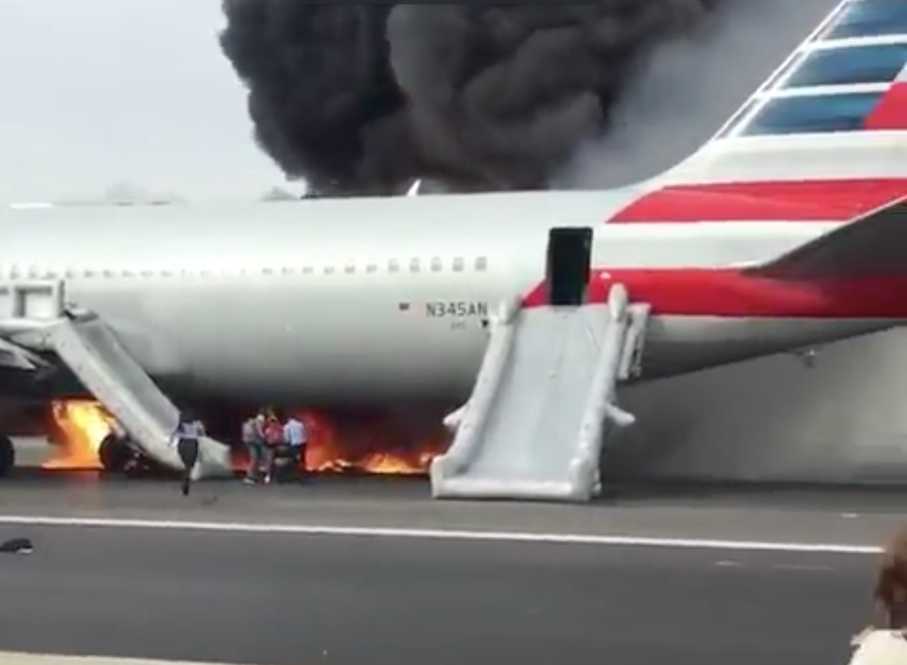 En Chicago O'Hare, 767 de American Airlines se incendia - Foro Aviones, Aeropuertos y Líneas Aéreas