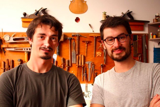 Pour construire leurs meubles eux-mêmes, ils créent le Wikipedia du bricolage ow.ly/p9UW305dBVi #maker #hobby #DIY <a href="/20minutes/">20 Minutes</a> <a href="/maif/">MAIF</a>