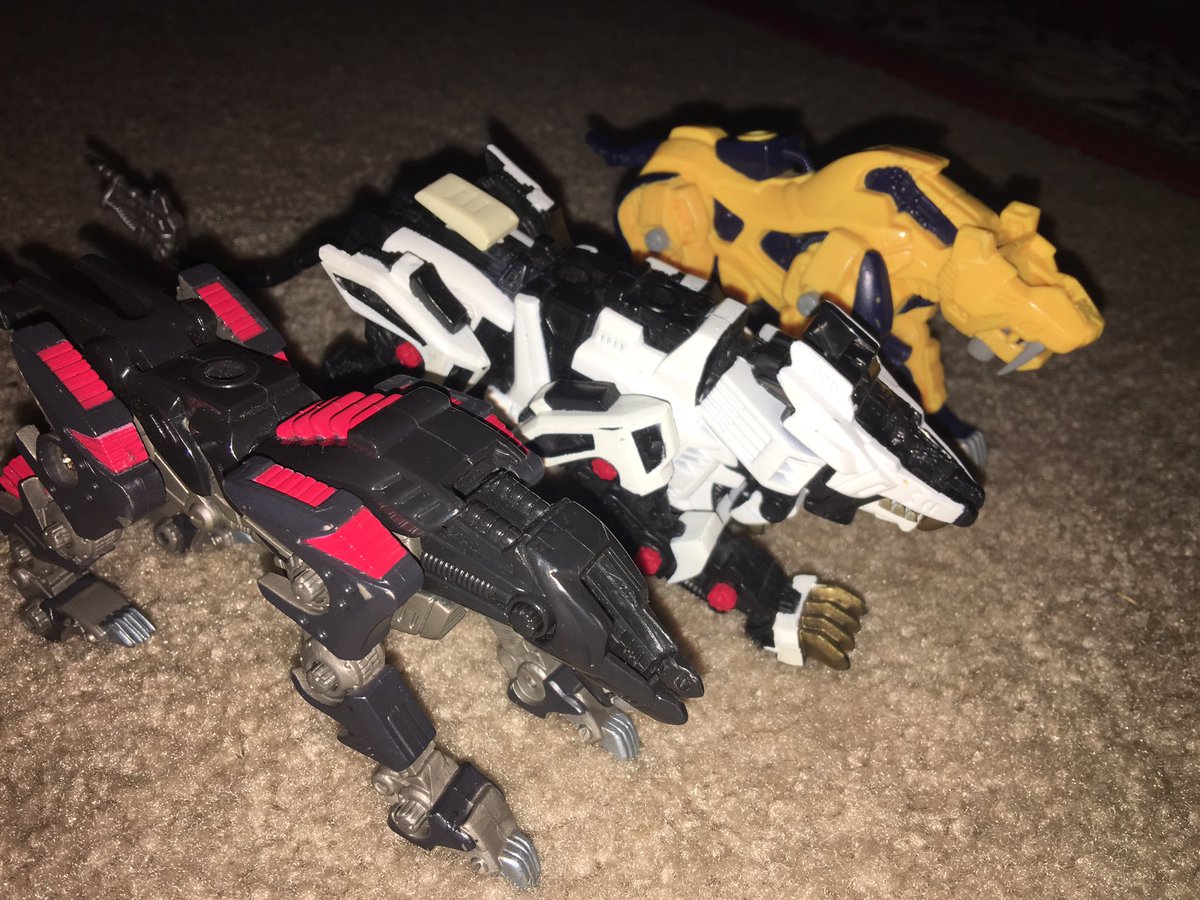 LawTheFather's tweet photo. My OG Zoids collection. All the cockpit covers are missing lol. #RareArtifacts #LigerZero #LightningSaix #ZaberFang https://t.co/tKWHrtTtRX