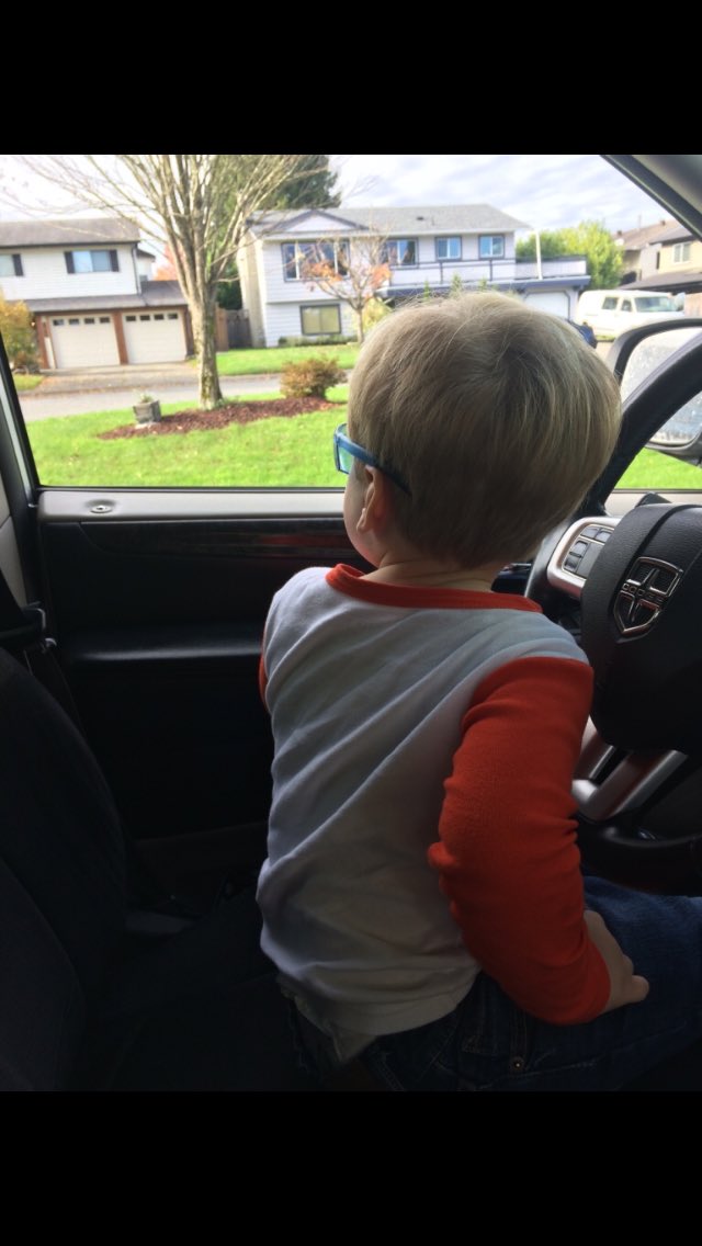 teefaulks's tweet photo. so polite 😂 this kid https://t.co/1uOkjwaaJa