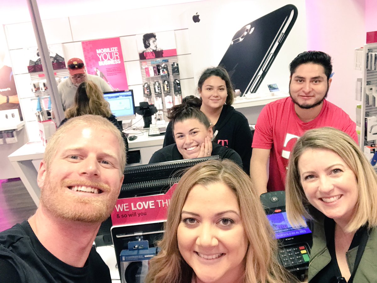 ISLila's tweet photo. Hanging out with TMWireless Buena Park! #OCLife #SwisBest https://t.co/NZTENAKAj5