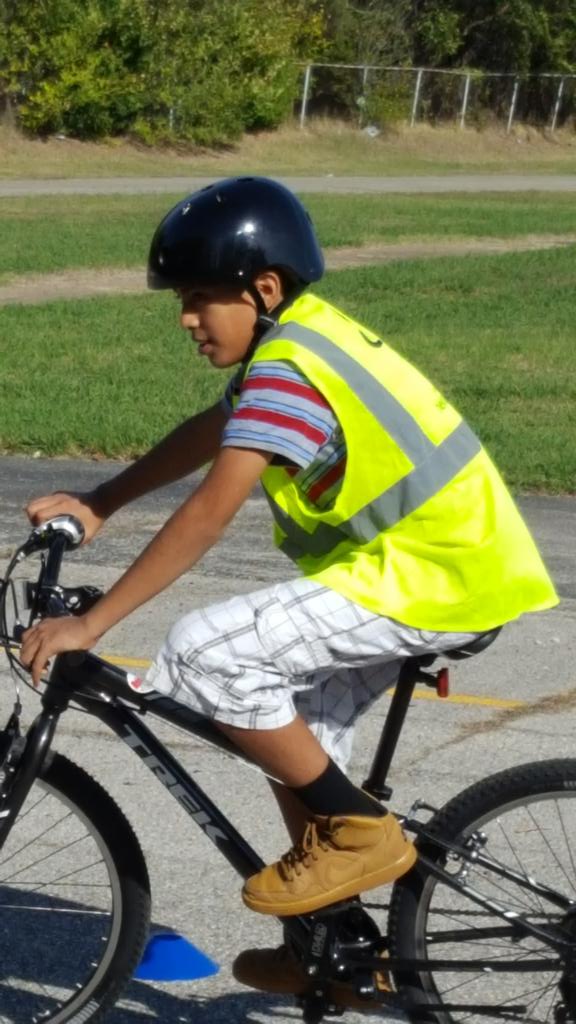 NancyClinesmith's tweet photo. Jackson Bike Club. Doin Drills. Quick STOP. 
#successTPS https://t.co/bj29zpVkWo