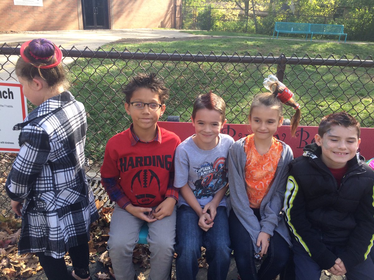 MrsAdams2ndGr's tweet photo. Crazy hair day! These kids looked CRAZY! I love the seeing kids excited to support the little pink house! #bhepride #funin2nd #crazyhair https://t.co/Esz6Z7yUXk