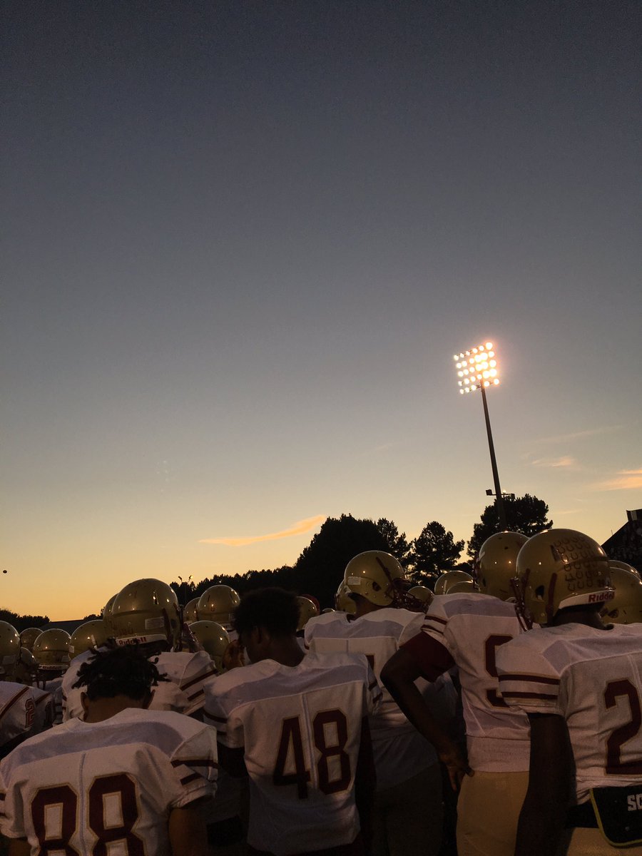 Bronco_Ftball's tweet photo. #family16 https://t.co/QyFkg4joKx