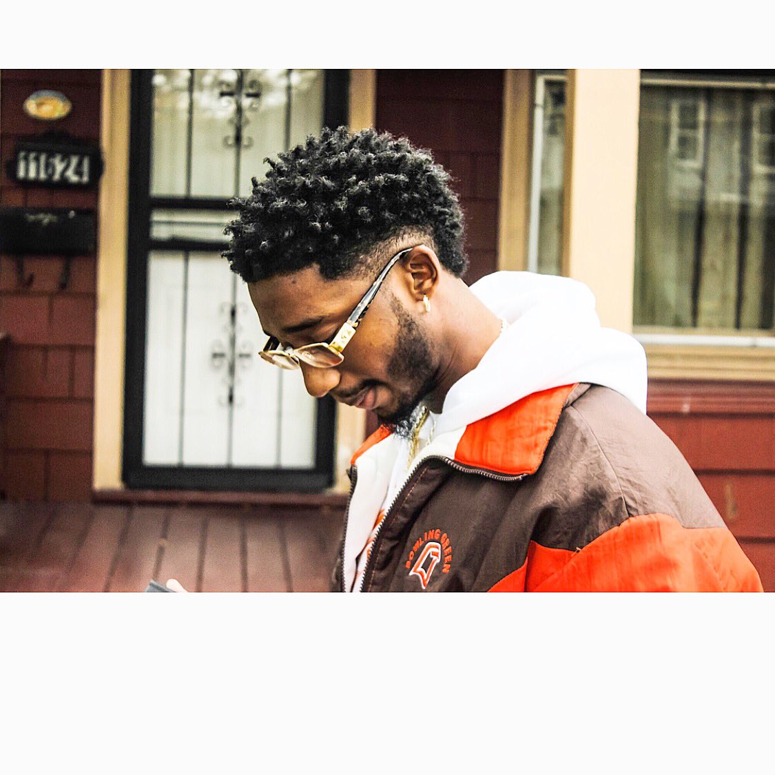 MIKIELTWELVE's tweet photo. ✍🏽PHASE #2 IS IN FULL EFFECT! 🎤🎬
[Shot By📸: @snapgodp ]💥🏁
Location: Cleveland, Ohio 116th Miles Ave - MommaTick House⛪️ 
#SupportNoE #NATURE https://t.co/tjJoQuSajk