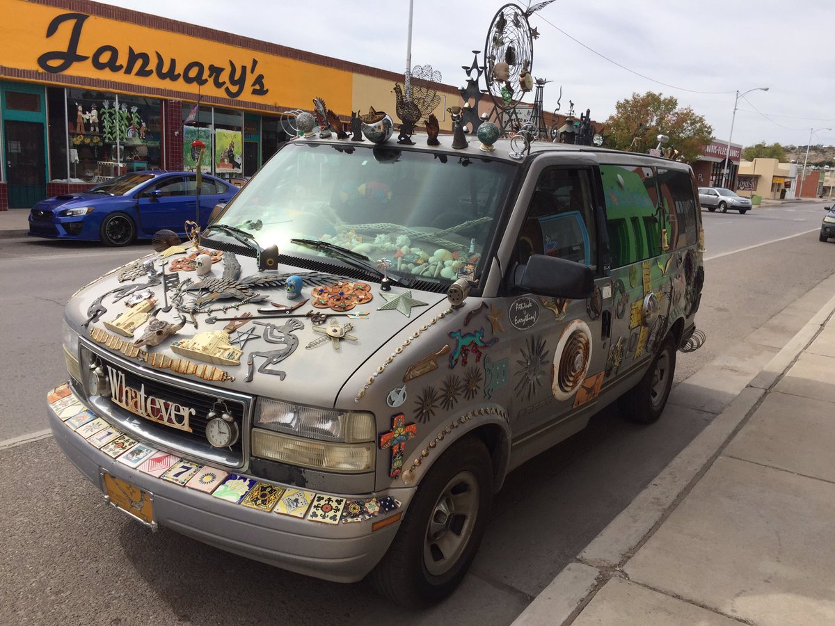 liveyeung's tweet photo. Love spontaneous road trips! Seeing some pretty weird things but awesome things! https://t.co/ont1Med4ql