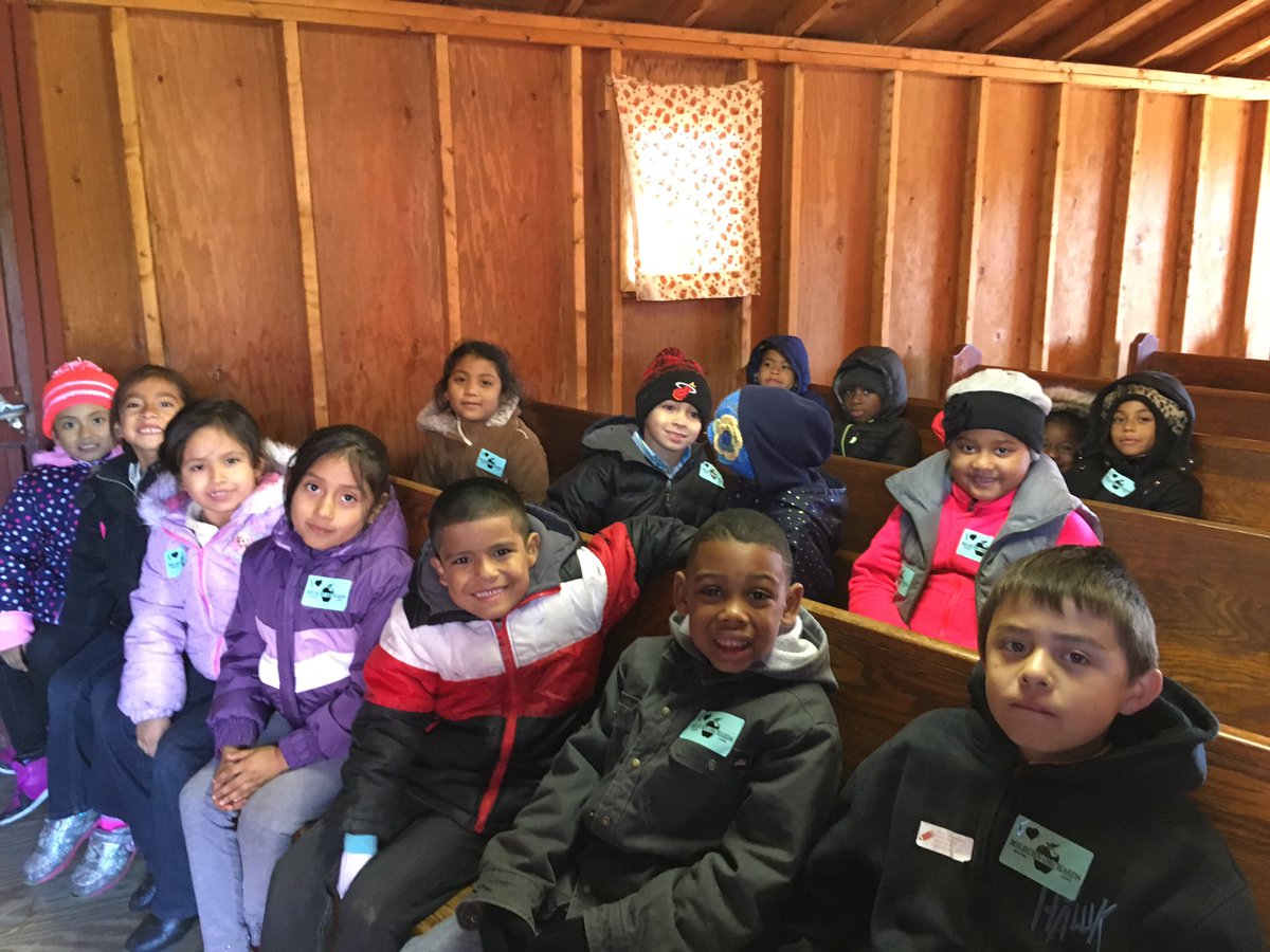missylongo1's tweet photo. Orchard fun!!!#beelingualpride https://t.co/8LChgtNJlS