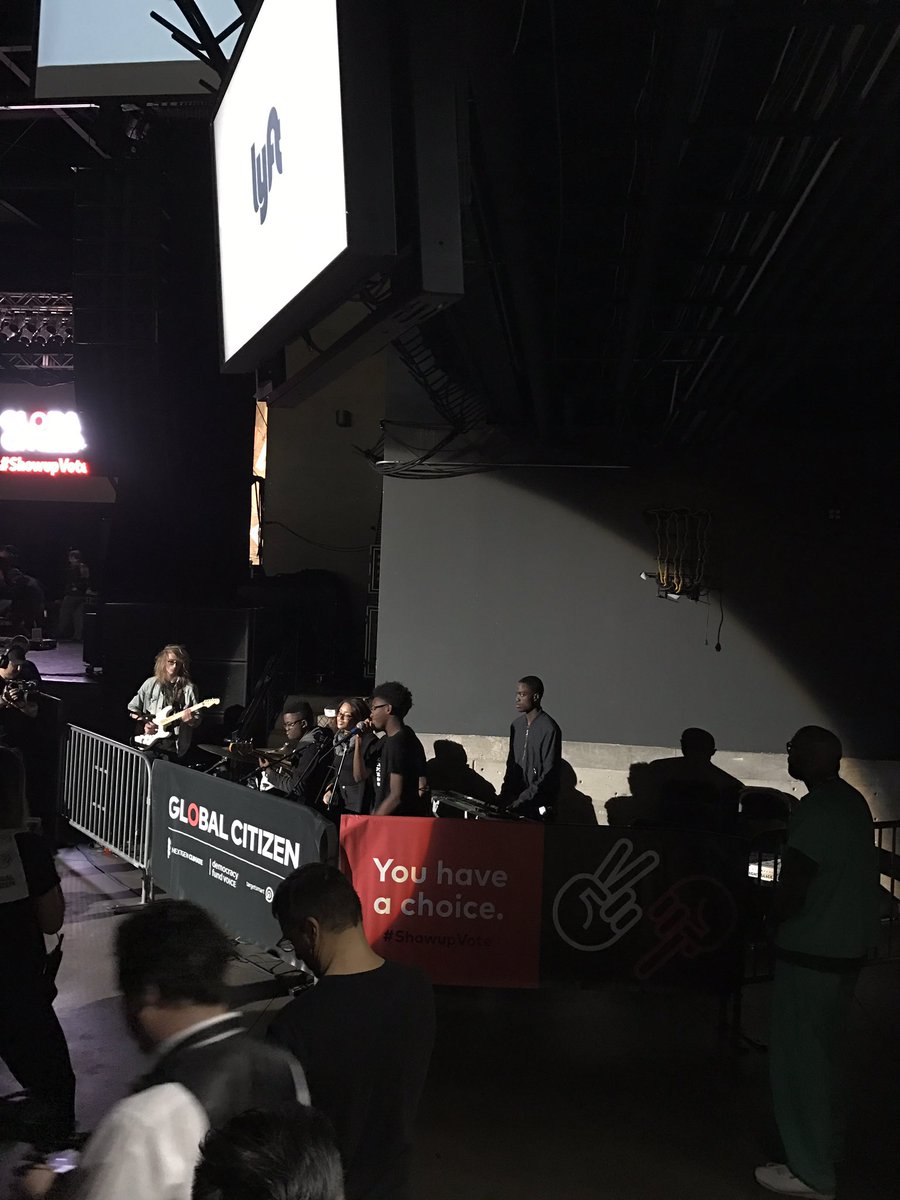 ColumbusBlack's tweet photo. #FortHayes students performing at #ShowupVote https://t.co/TKZvFYIimr