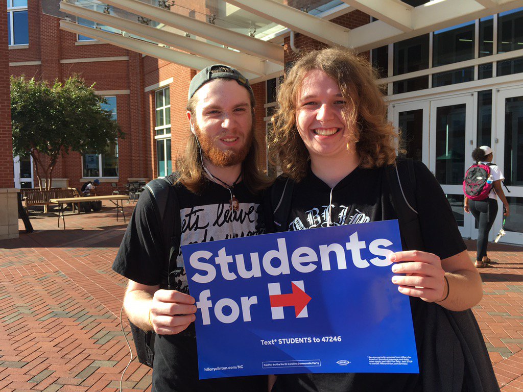 carolinebond26's tweet photo. #StudentsForHillary #NCVotesEarly #UNCC https://t.co/SpSQavoH3k