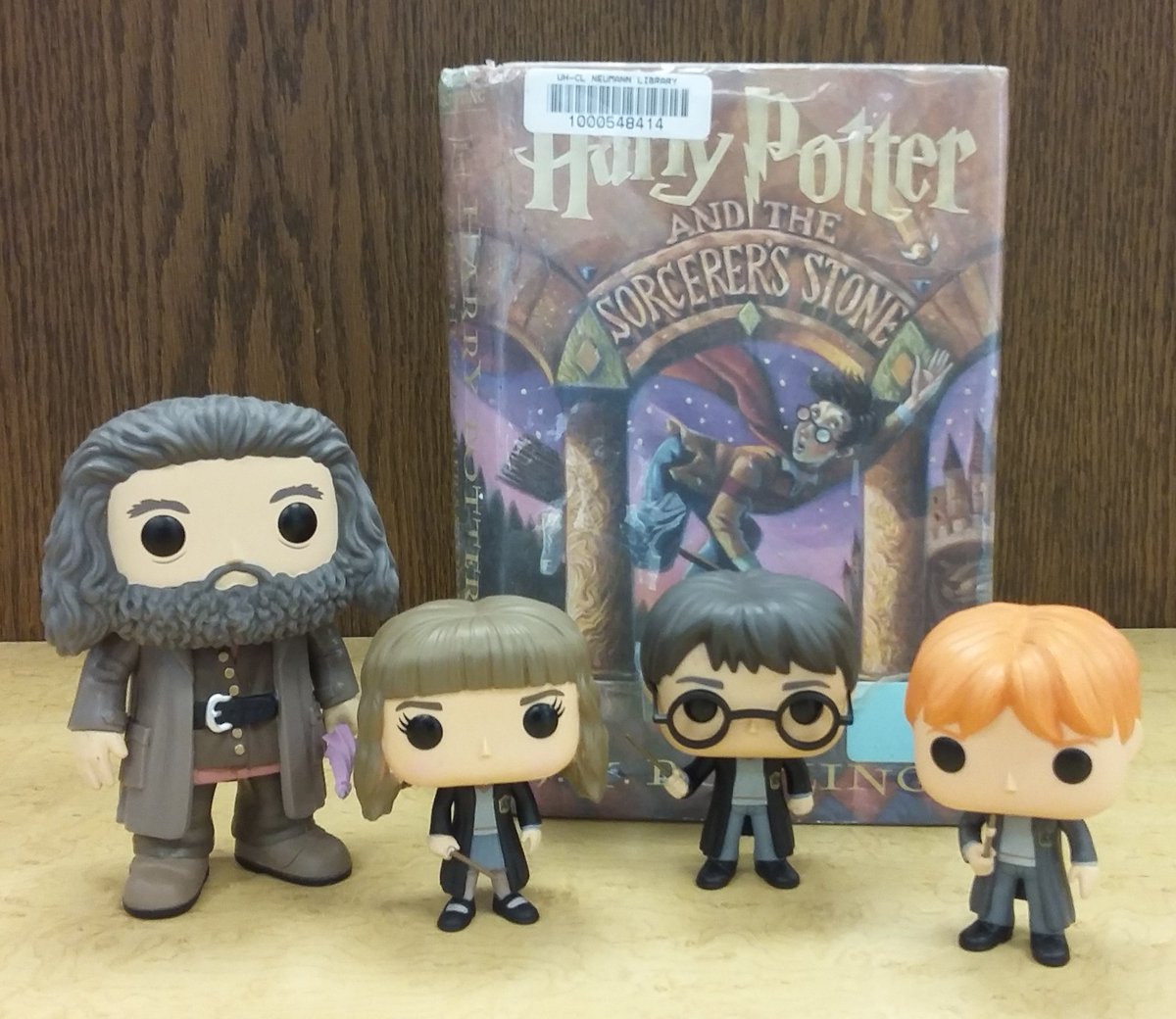 UHCLlibrary's tweet photo. Leave your #CupboardUnderTheStairs and board the #HogwartsExpress to attend @uhclab’s #Hawkwarts event! #UHCL https://t.co/l05SvAnhMa https://t.co/AT8hSA7FM4