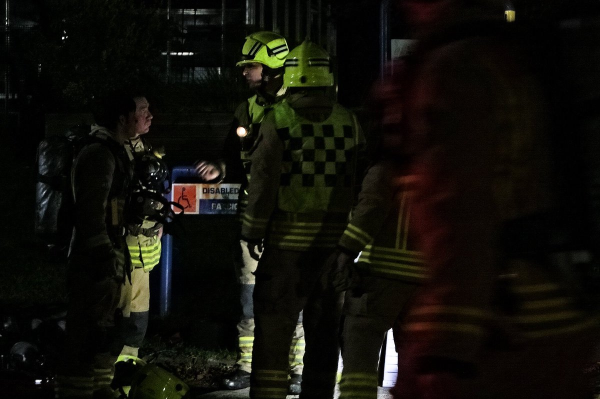 fireturk999's tweet photo. Crews @mawwfire working through the early hours dealing with a large incident at Gower College #banog https://t.co/0xcym8MDIL