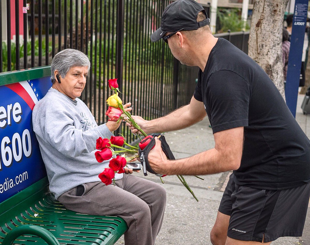 _BlacklistLA's tweet photo. πΉπ Rose Run tomorrow πΉπ. Come run w/ us as we spread kindness and love in our communities. #BlacklistLA #RunAngeles https://t.co/RqTAJkMryK https://t.co/ySFcbtGX4I