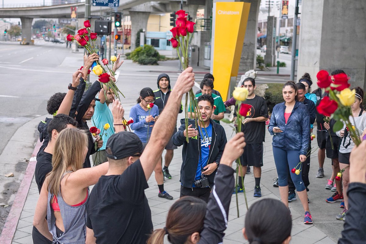 _BlacklistLA's tweet photo. πΉπ Rose Run tomorrow πΉπ. Come run w/ us as we spread kindness and love in our communities. #BlacklistLA #RunAngeles https://t.co/RqTAJkMryK https://t.co/ySFcbtGX4I