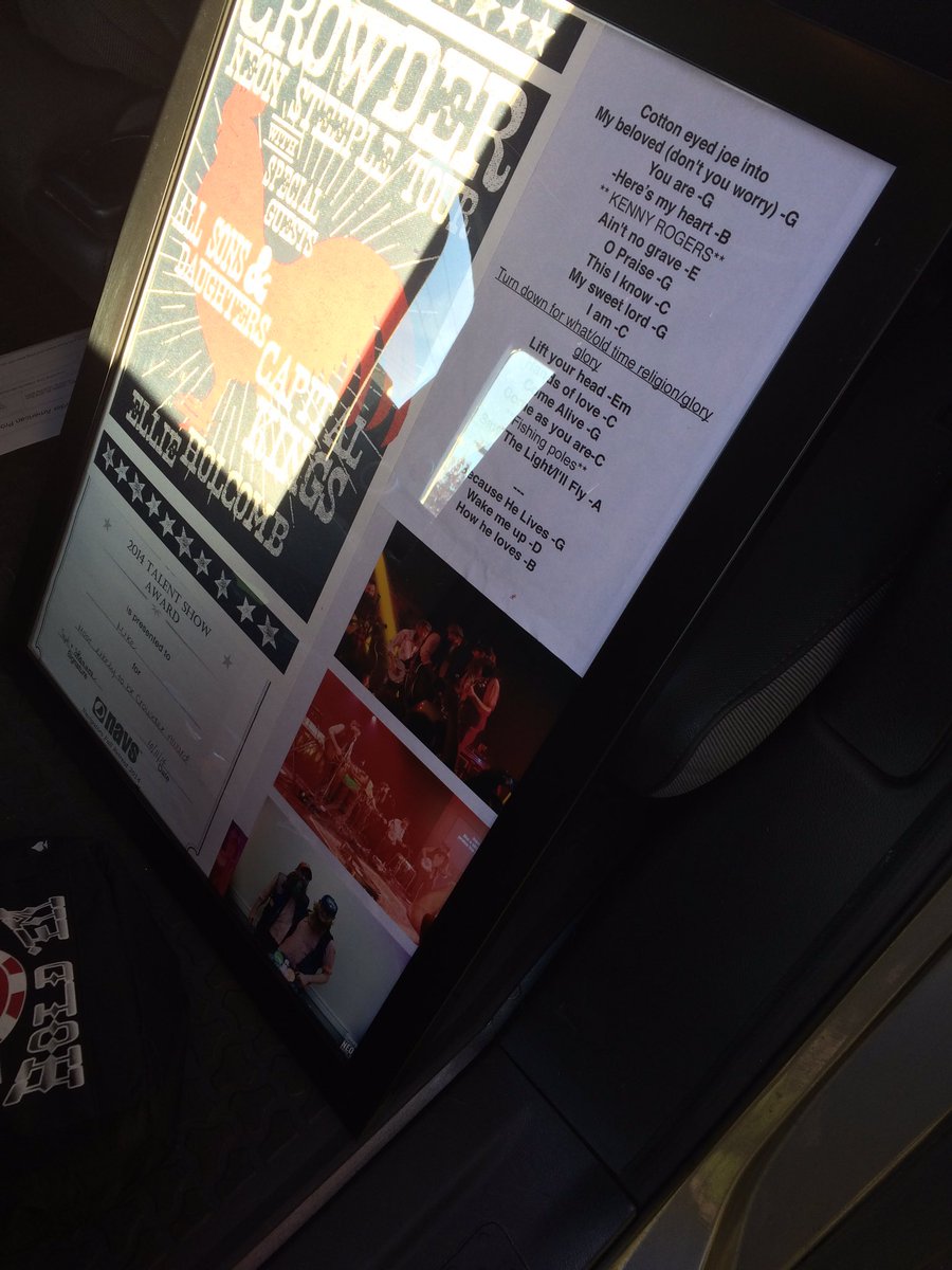 mikerapak's tweet photo. @crowdermusic brought a blast from #NeonSteepleTour with me tonight https://t.co/UlxHWGkjEj