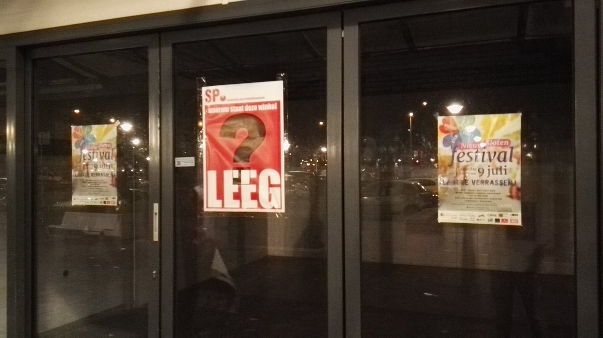 MahirAlkaya's tweet photo. Waarom staan deze winkels op t Belgiëplein jaren leeg!? @SP_Amsterdam start stedelijke actie tegen vastgoedeigenaren https://t.co/ldNsrW23sV https://t.co/CXVLSWSMc2