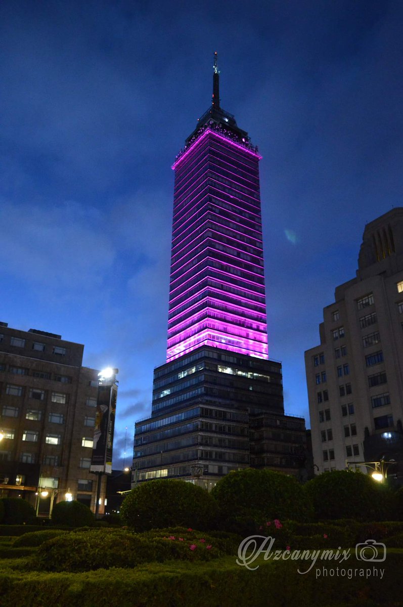 Azcanymix's tweet photo. Foto de la Torre Latinoamericana con motivo del "Día mundial de la lucha contra el cáncer de mama" 19 de octubre 2016. #Azcanymix https://t.co/FjkDHfeW1n