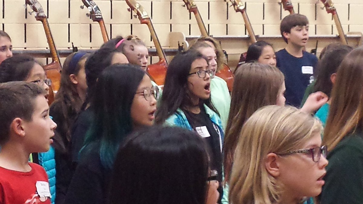 Lori Lahmann tweet media