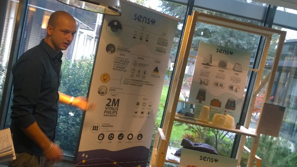 kees_klomp_'s tweet photo. Geweldige DDW dag gehad. Zorg innovaties bezocht en VR-iendje mogen pitchen/presenteren tijdens SmartHealth event 🙏 https://t.co/BoG6ckdeLP
